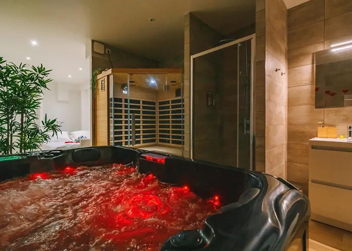 Joli Le Cocon Des Arenes, Roosevelt Arena *